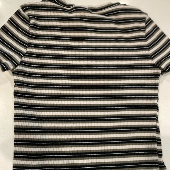 H&M womens S stripped green short sleeve shirt - Picture 3 of 3